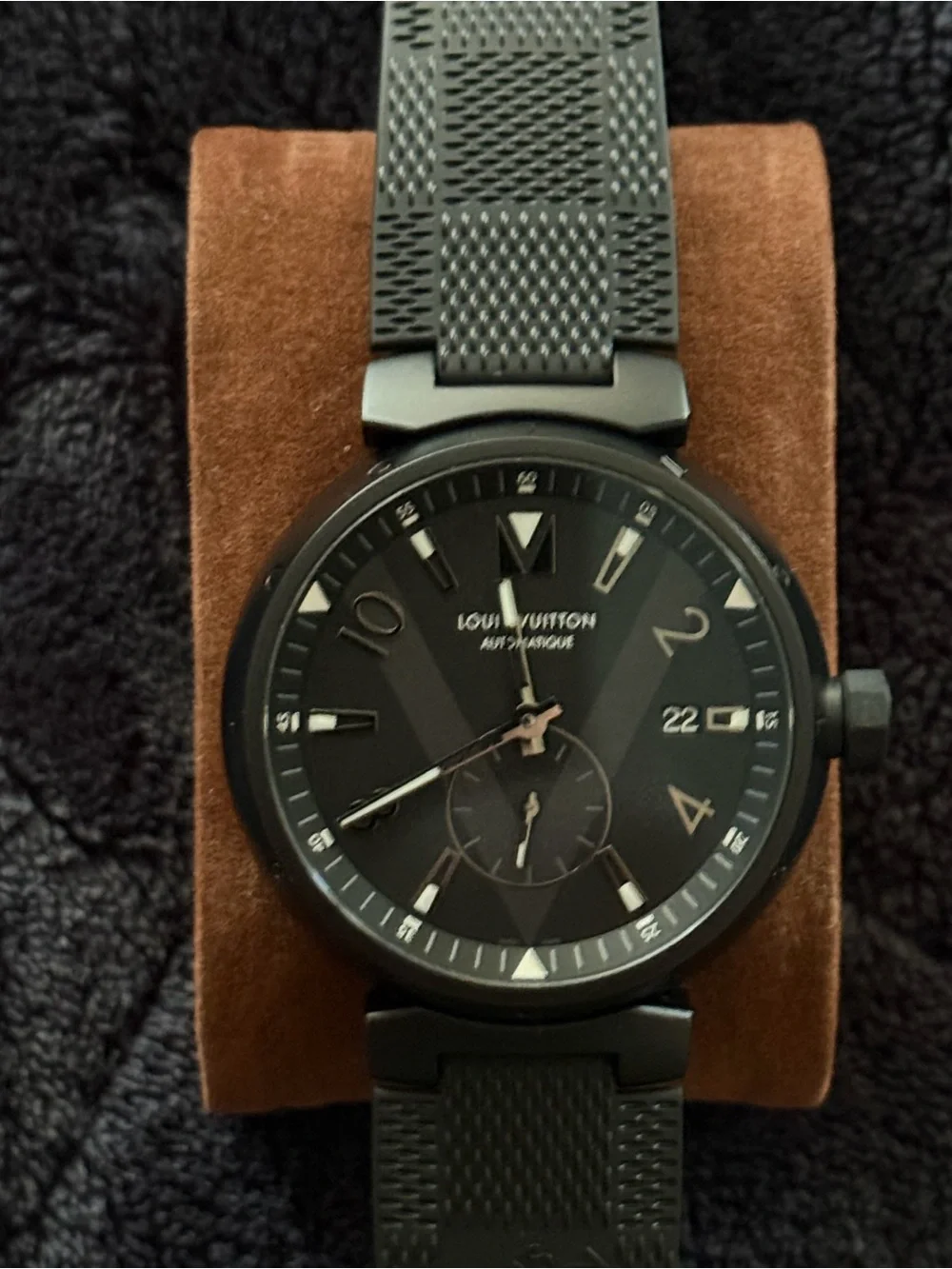 Louis Vuitton Tambour All Black Date Q1D22 Steel